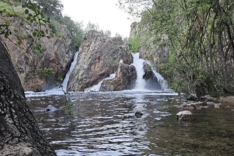 ruta a la cascada Becerra