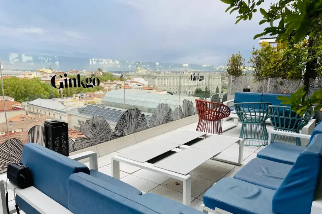 Ginkgo Sky Bar eclipse