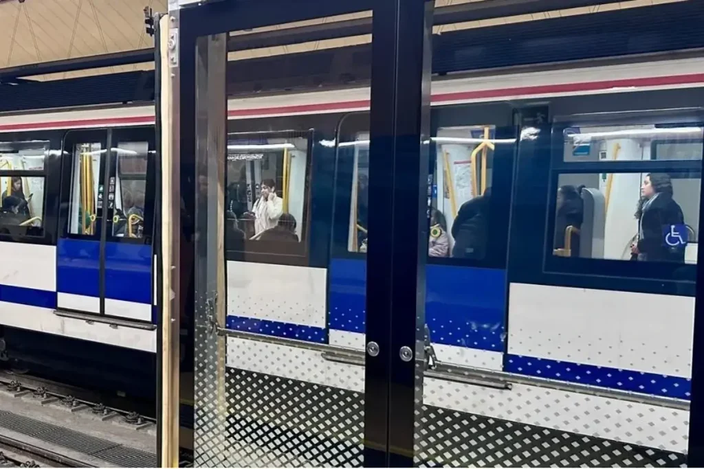 nuevas puertas estaciones metro madrid